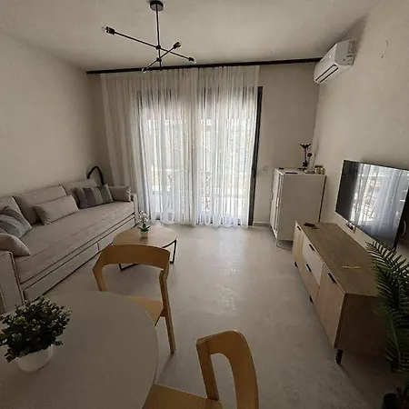 Thomas Apartment *